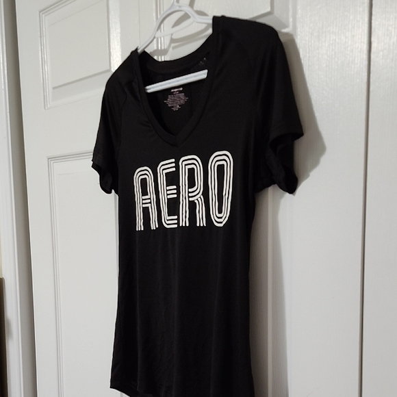 Aeropostale Black Fitted Graphic Tee - Picture 3 of 4